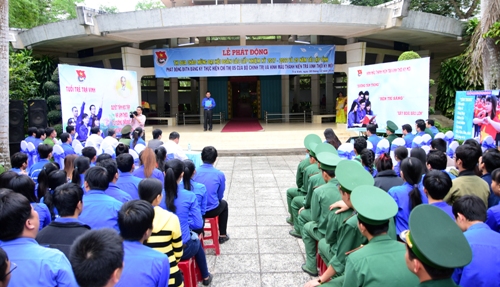 Lễ phát động thi đua chào mừng Đại hội Đoàn các cấp, nhiệm kỳ 2017 - 2022; kỷ niệm 25 năm tái lập tỉnh Trà Vinh (5/1992 - 5/2017)